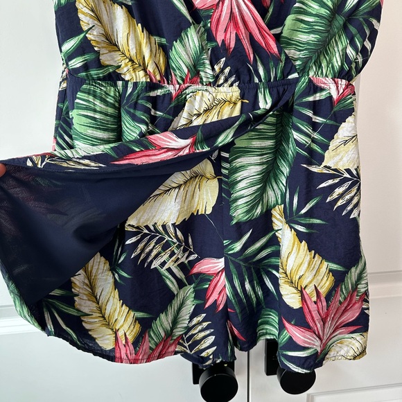 Superdown Penelope Palm Front Wrap Romper Navy (Size L) - Picture 4 of 9